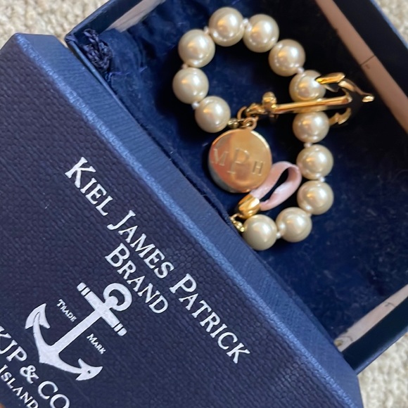KJP Pearl Bracelet - Picture 3 of 3